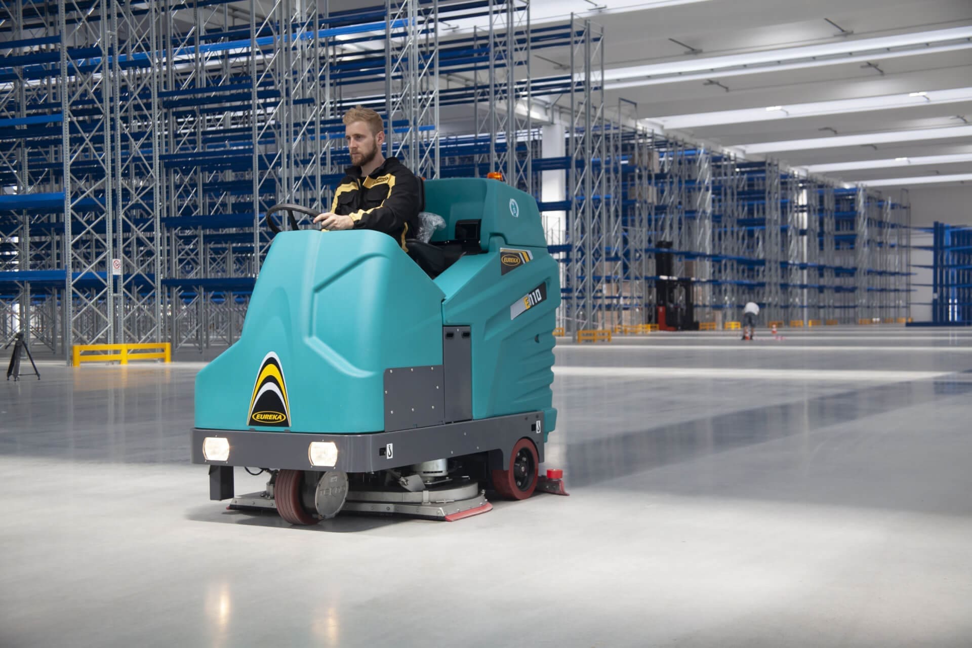 Large Battery Powered Scrubber Dryer