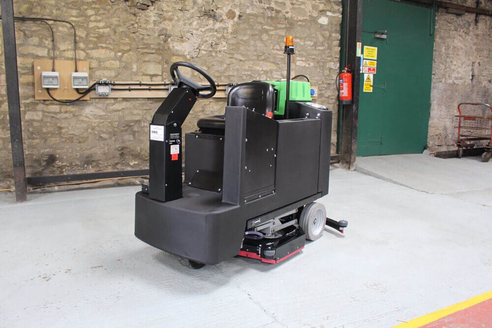 Small Industrial Ride On Scrubber Dryer (Champ 29/35)